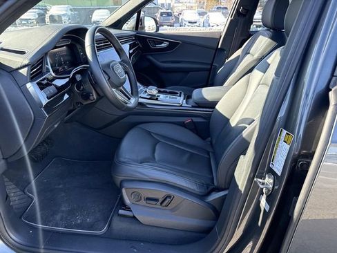 Used 2025 Audi Q7 3.0T Premium Plus image 19
