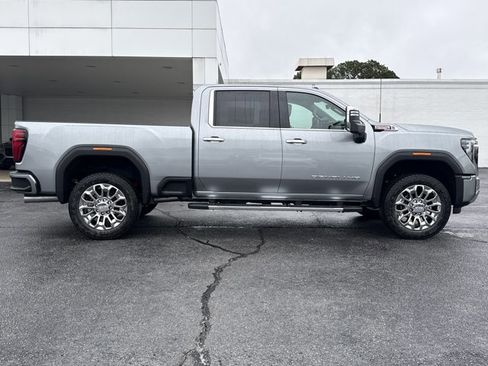 New 2026 GMC Sierra 2500 Denali w/ Denali Reserve Package AWD/4WD image 2