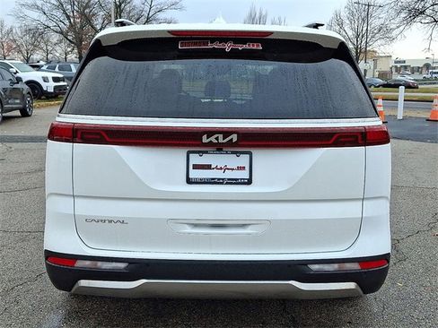 Certified 2023 Kia Carnival SX Prestige image 5