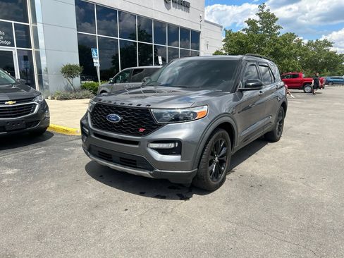 Used 2021 Ford Explorer Limited w/ Equipment Group 301A AWD/4WD image 7