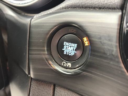 Used 2019 Jeep Grand Cherokee Altitude image 23