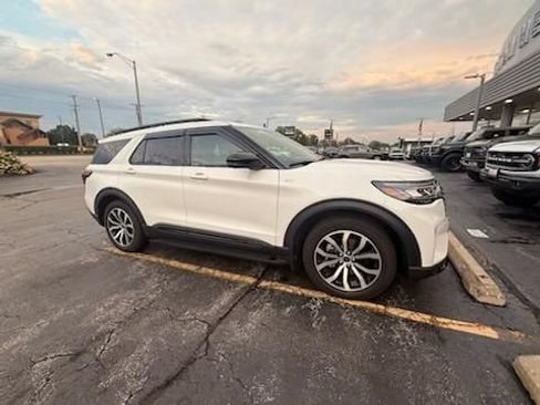 Used 2025 Ford Explorer ST-Line w/ Premium Package RWD image 9