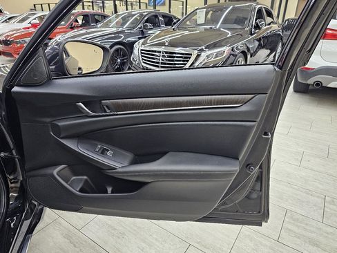 Used 2021 Honda Accord EX image 37