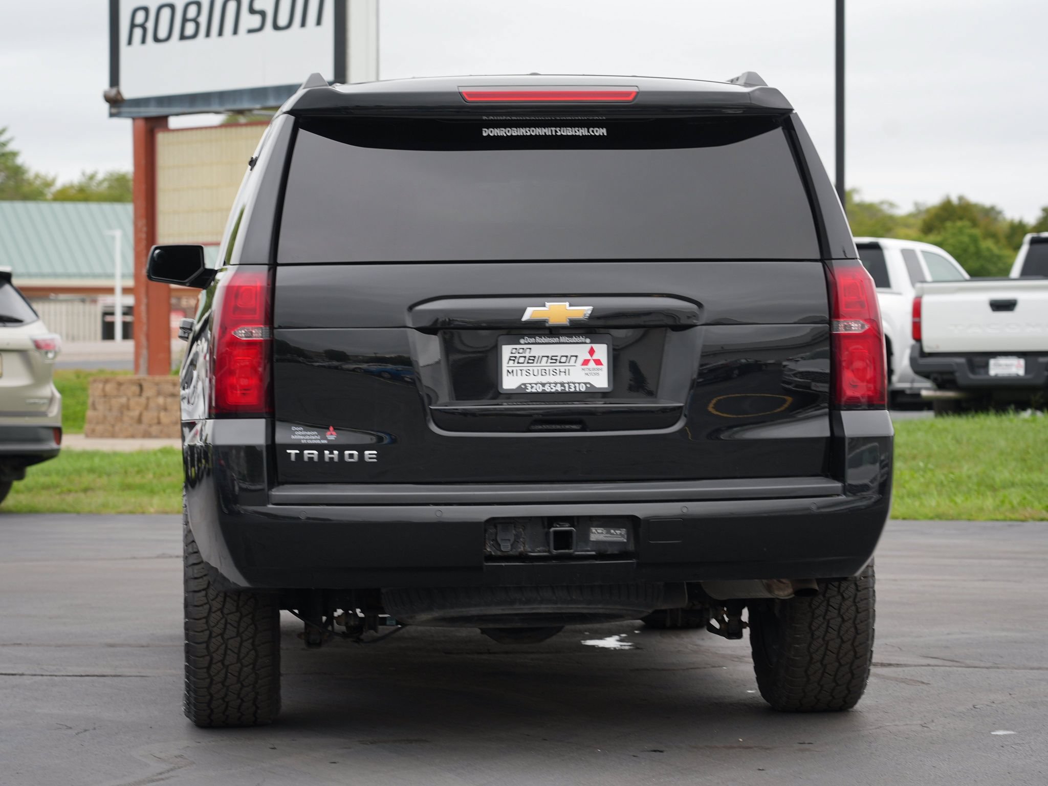 Used 2018 Chevrolet Tahoe LS w/ Skid Plate Package AWD/4WD image 4