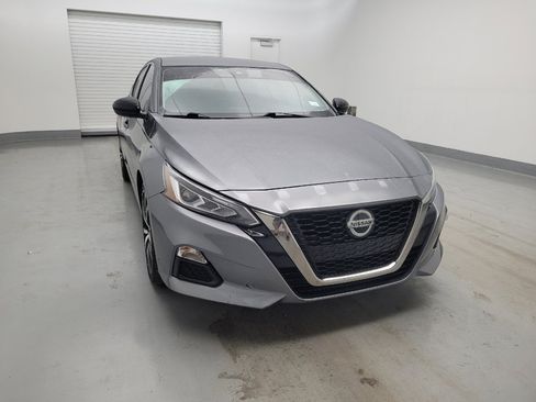 Used 2021 Nissan Altima 2.5 SR FWD image 14