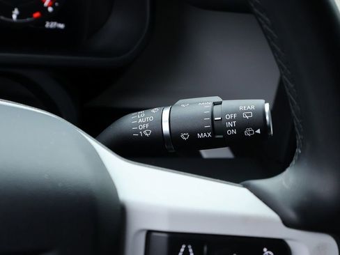 Certified 2025 Land Rover Defender 110 X-Dynamic SE image 35