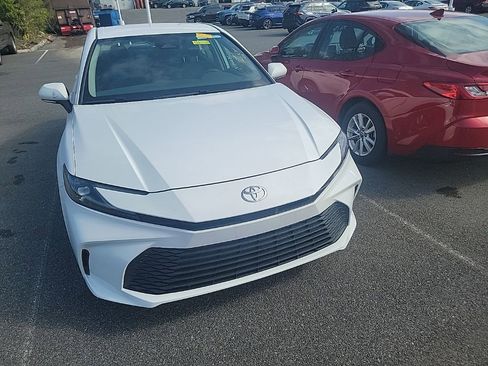 Used 2025 Toyota Camry LE image 13