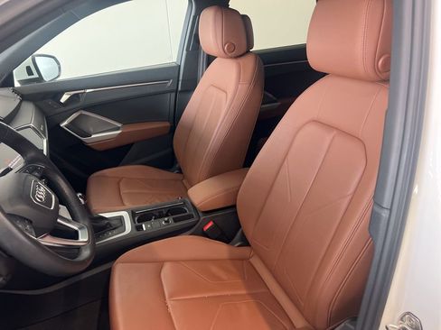 Used 2023 Audi Q3 2.0T Premium w/ Convenience Package image 4