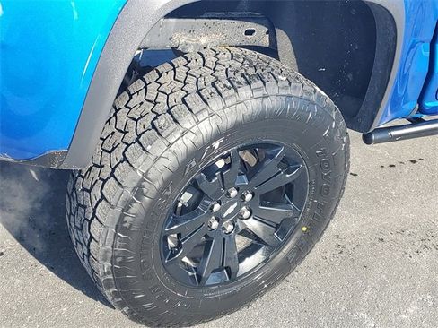 Certified 2022 Chevrolet Colorado ZR2 w/ ZR2 Dusk Special Edition image 5