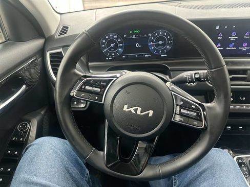 Certified 2025 Kia Seltos EX w/ EX Sunroof Package AWD/4WD image 12