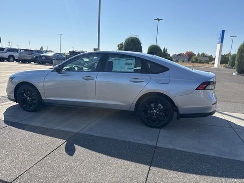 New 2025 Honda Accord SE image 10