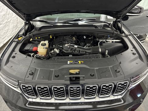 Certified 2024 Jeep Grand Cherokee Summit AWD/4WD image 8
