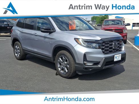 Used 2025 Honda Passport TrailSport image 1