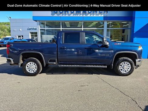 Used 2022 Chevrolet Silverado 2500 LT w/ Convenience Package AWD/4WD image 10