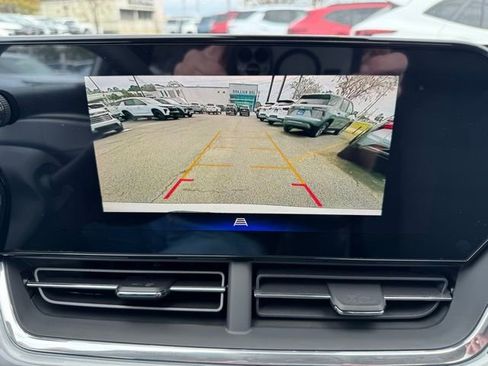 New 2026 Chevrolet Trax LT w/ Sunroof Package image 31