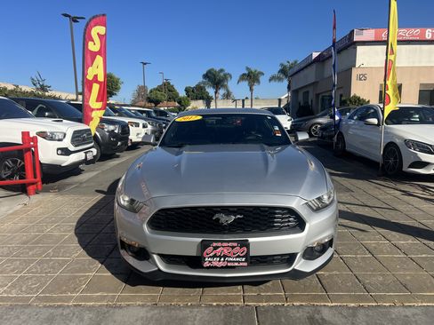 Used 2017 Ford Mustang Premium image 3