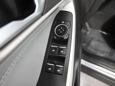 Used 2022 Ford Explorer XLT w/ Equipment Group 202A image 21