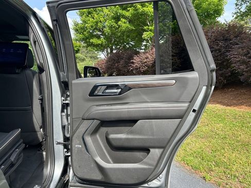 Used 2025 Chevrolet Tahoe Premier AWD/4WD image 69