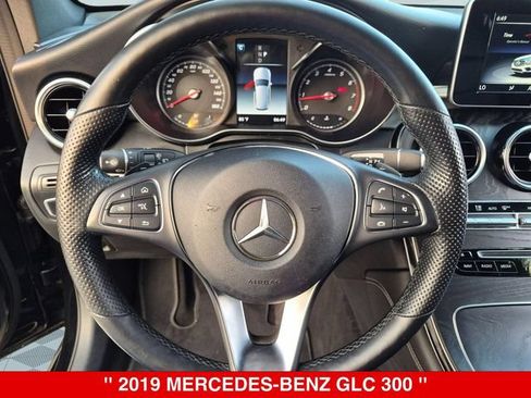 Used 2019 Mercedes-Benz GLC 300 4MATIC image 17
