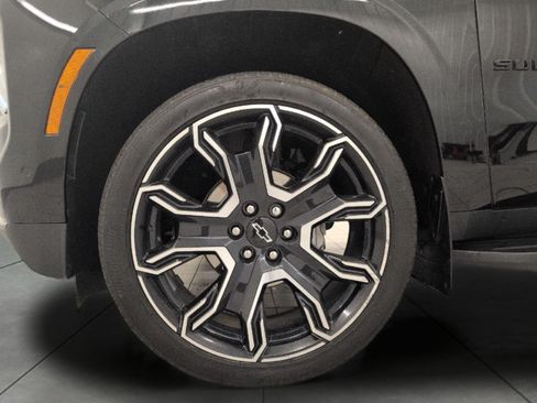 Used 2025 Chevrolet Suburban RST w/ RST Capability Package AWD/4WD image 3