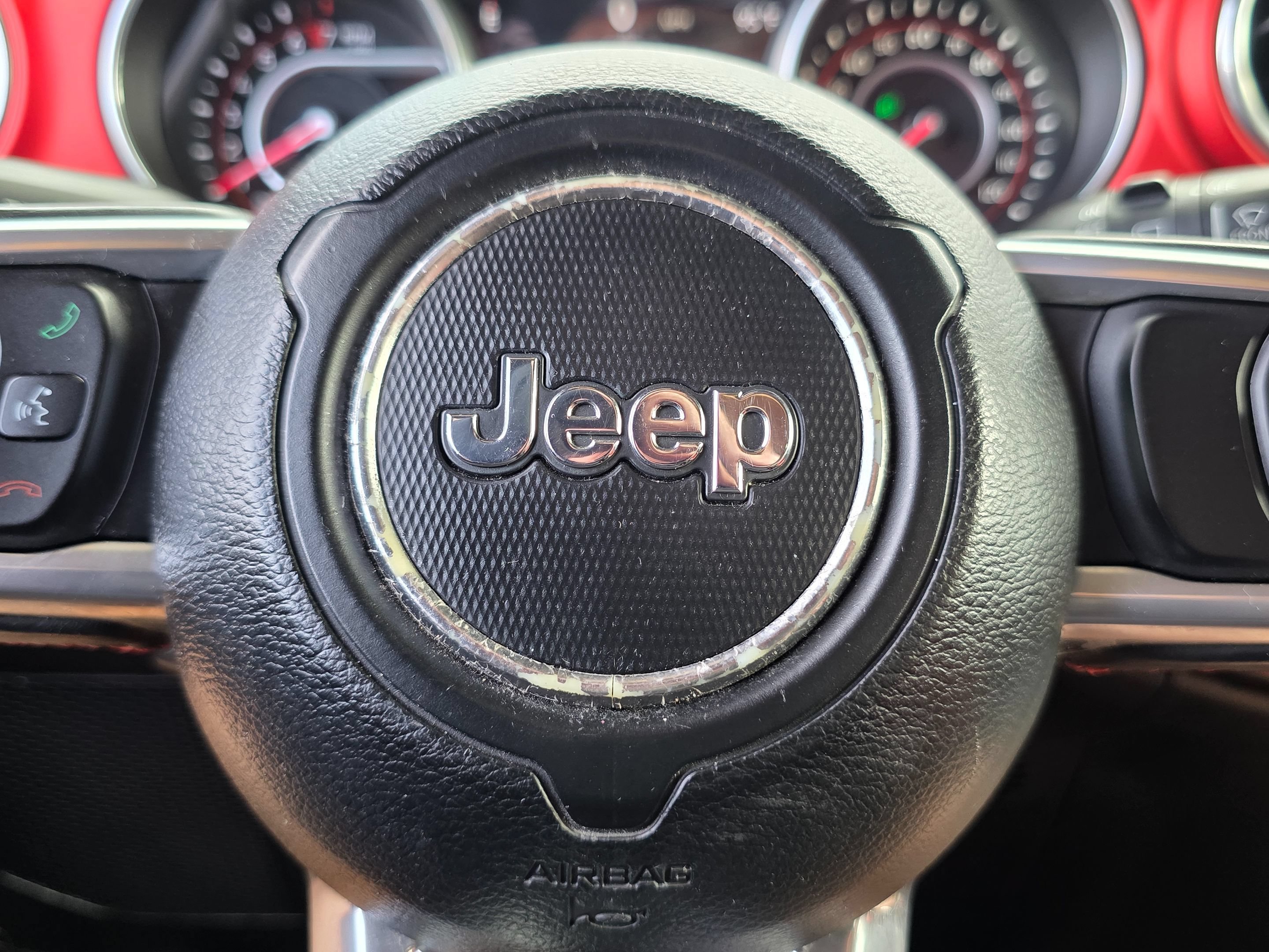 Used 2018 Jeep Wrangler Unlimited Rubicon w/ Dual Top Group AWD/4WD image 32