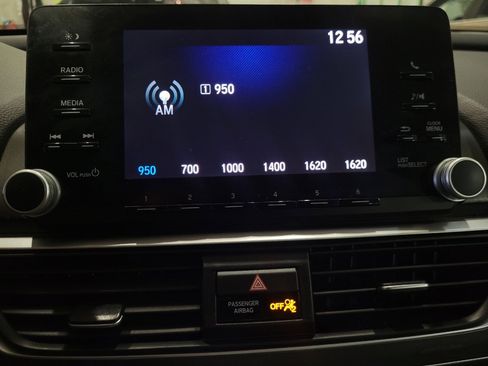 Used 2018 Honda Accord LX image 25