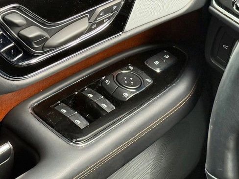 Used 2024 Lincoln Navigator Black Label AWD/4WD image 38