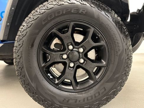 Used 2021 Jeep Wrangler Sport AWD/4WD image 27