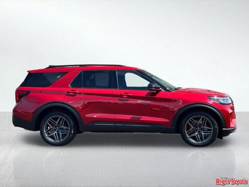 Used 2025 Ford Explorer ST w/ Sun And Sound Package AWD/4WD image 5