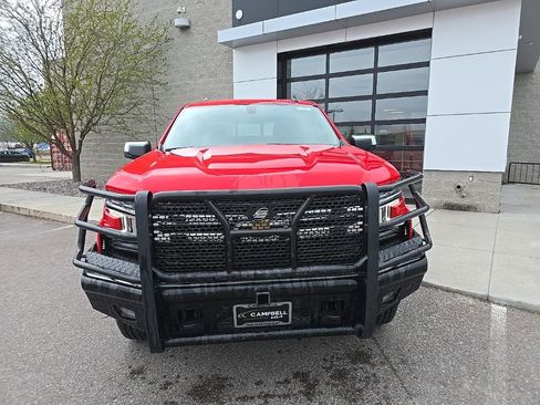 Used 2021 Chevrolet Silverado 1500 LT w/ Z71 Off-Road Package AWD/4WD image 2