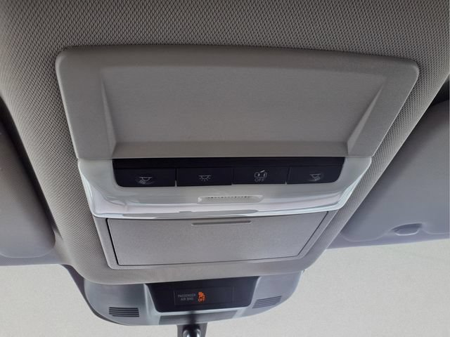 Used 2023 Nissan Rogue S AWD/4WD image 26
