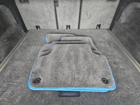 Used 2025 Bentley Bentayga S Black Edition image 8