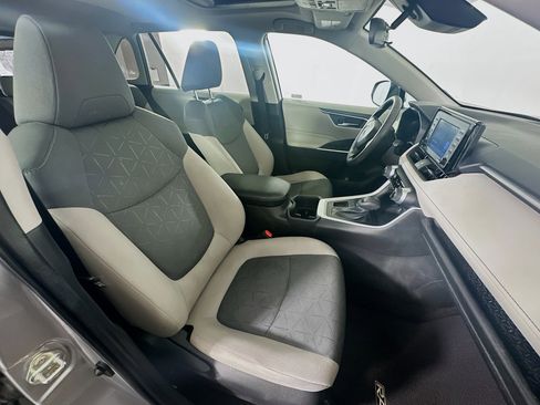 Used 2022 Toyota RAV4 XLE image 30