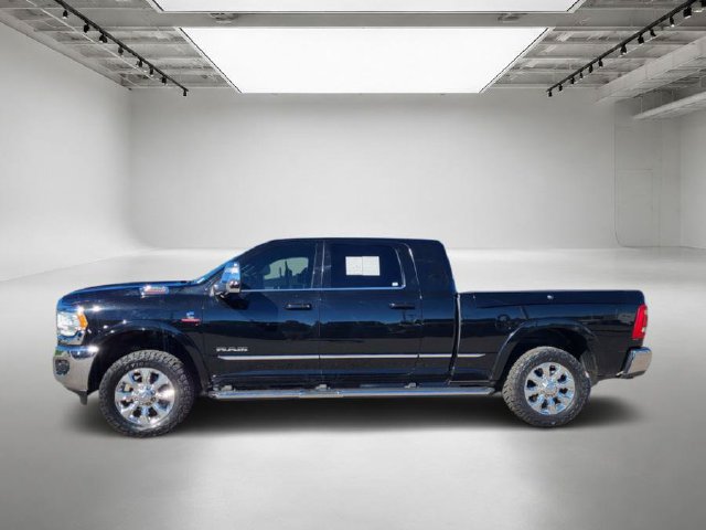Used 2024 RAM 3500 Limited AWD/4WD image 2