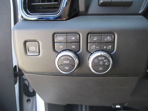New 2026 GMC Sierra 1500 AT4 w/ AT4 Premium Package AWD/4WD image 19