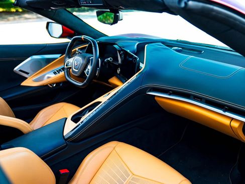 Used 2021 Chevrolet Corvette Stingray Premium Conv w/ Z51 Performance Package RWD image 21