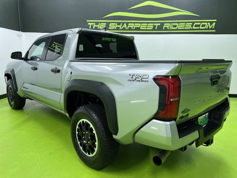 Used 2025 Toyota Tacoma TRD Off-Road AWD/4WD image 7