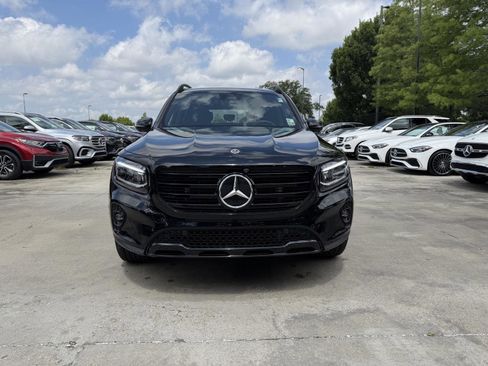 Used 2026 Mercedes-Benz GLB 250 image 2