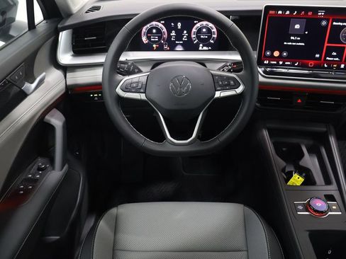 New 2026 Volkswagen Tiguan SE AWD/4WD image 16