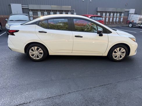 Used 2023 Nissan Versa S FWD image 7