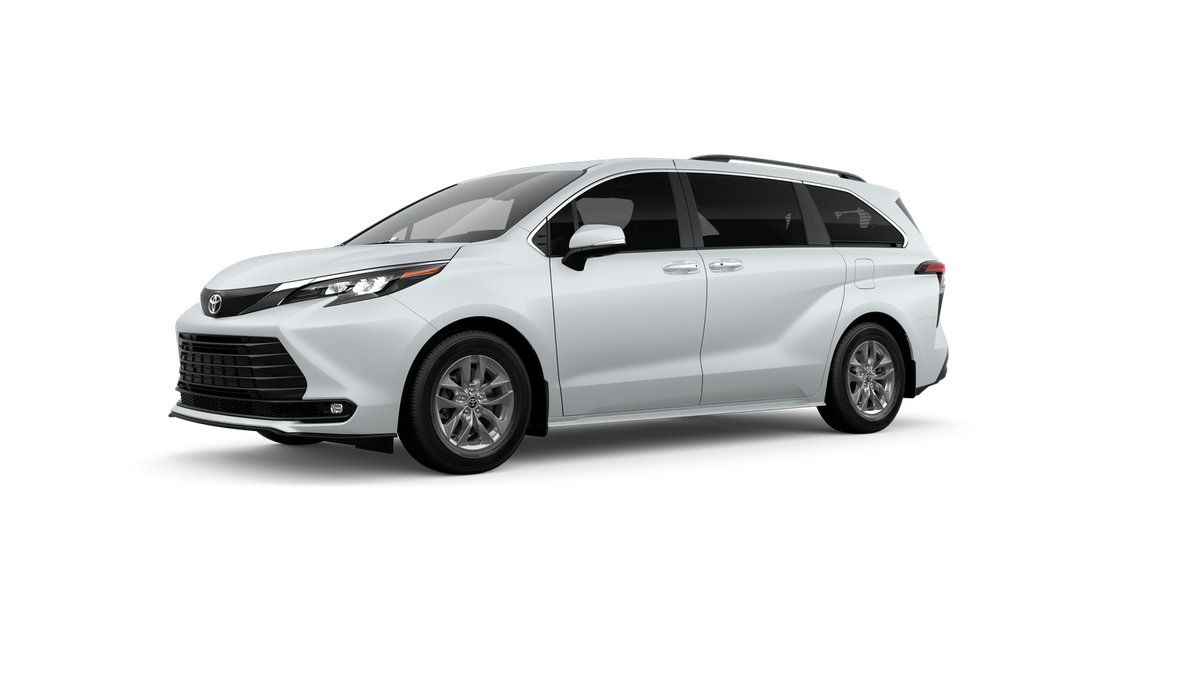 Certified 2026 Toyota Sienna XLE FWD image 32