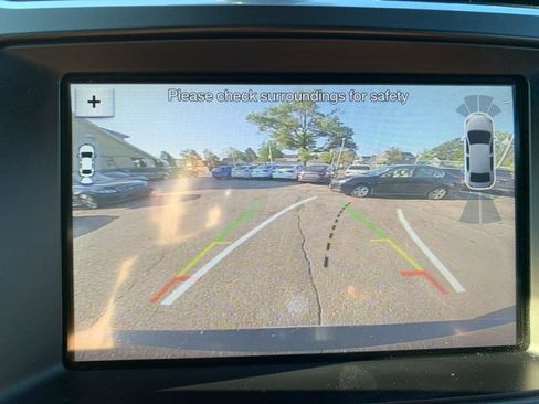 Used 2017 Ford Explorer Platinum image 18