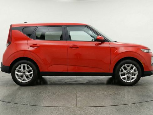 Used 2025 Kia Soul LX w/ LX Technology Package image 11