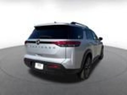 Used 2025 Nissan Pathfinder SV FWD image 15