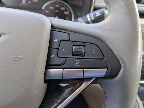 Used 2022 Cadillac XT6 Premium Luxury image 25