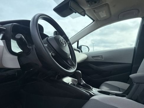 Used 2024 Toyota Corolla LE image 42