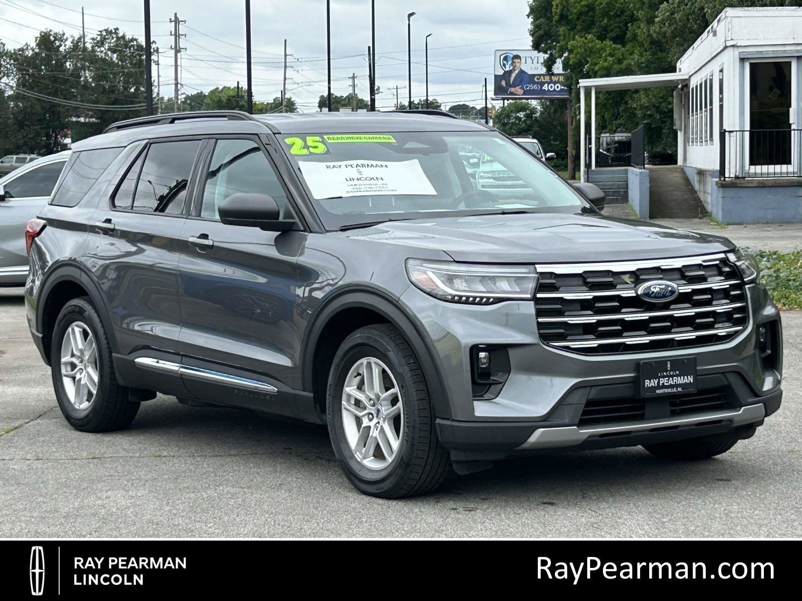 Used 2025 Ford Explorer Active w/ Active Comfort Package RWD image 1