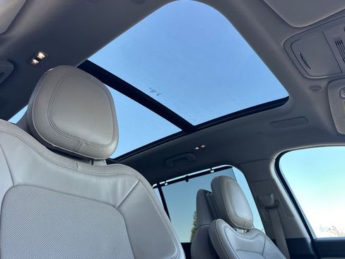 Used 2022 Lincoln Aviator Reserve w/ Equipment Group 201A image 19