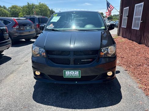 Used 2015 Dodge Grand Caravan SXT FWD image 3