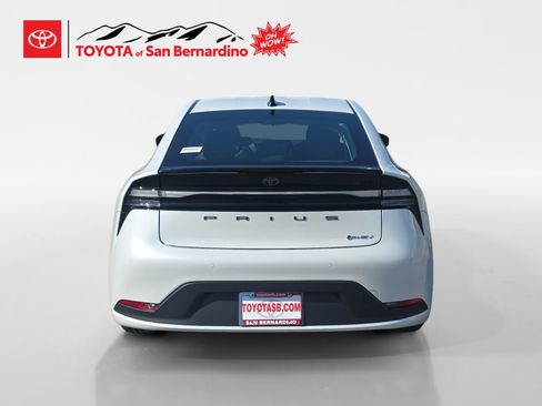 Used 2026 Toyota Prius Plug-In Hybrid FWD image 4